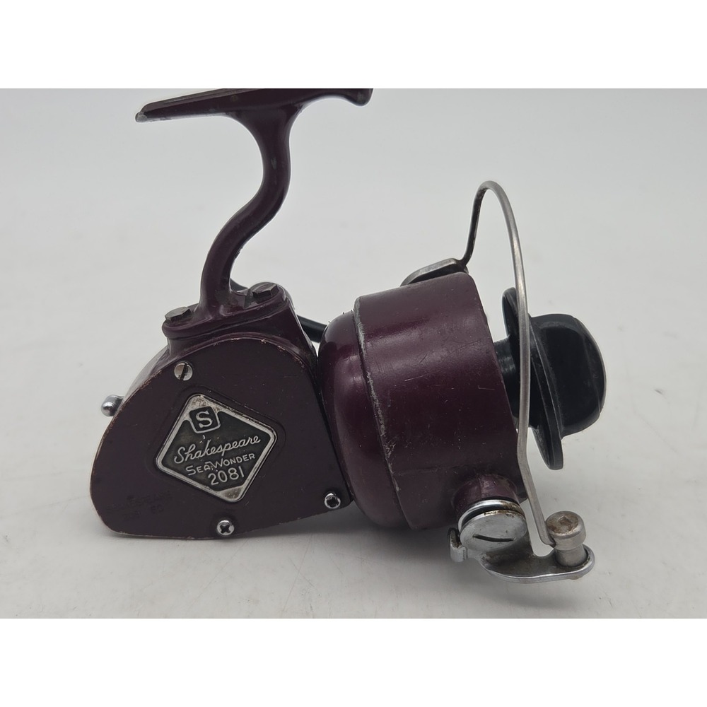 Vintage Shakespeare Sea Wonder 2081 Purple Spinning Reel - Works SEE NOTES